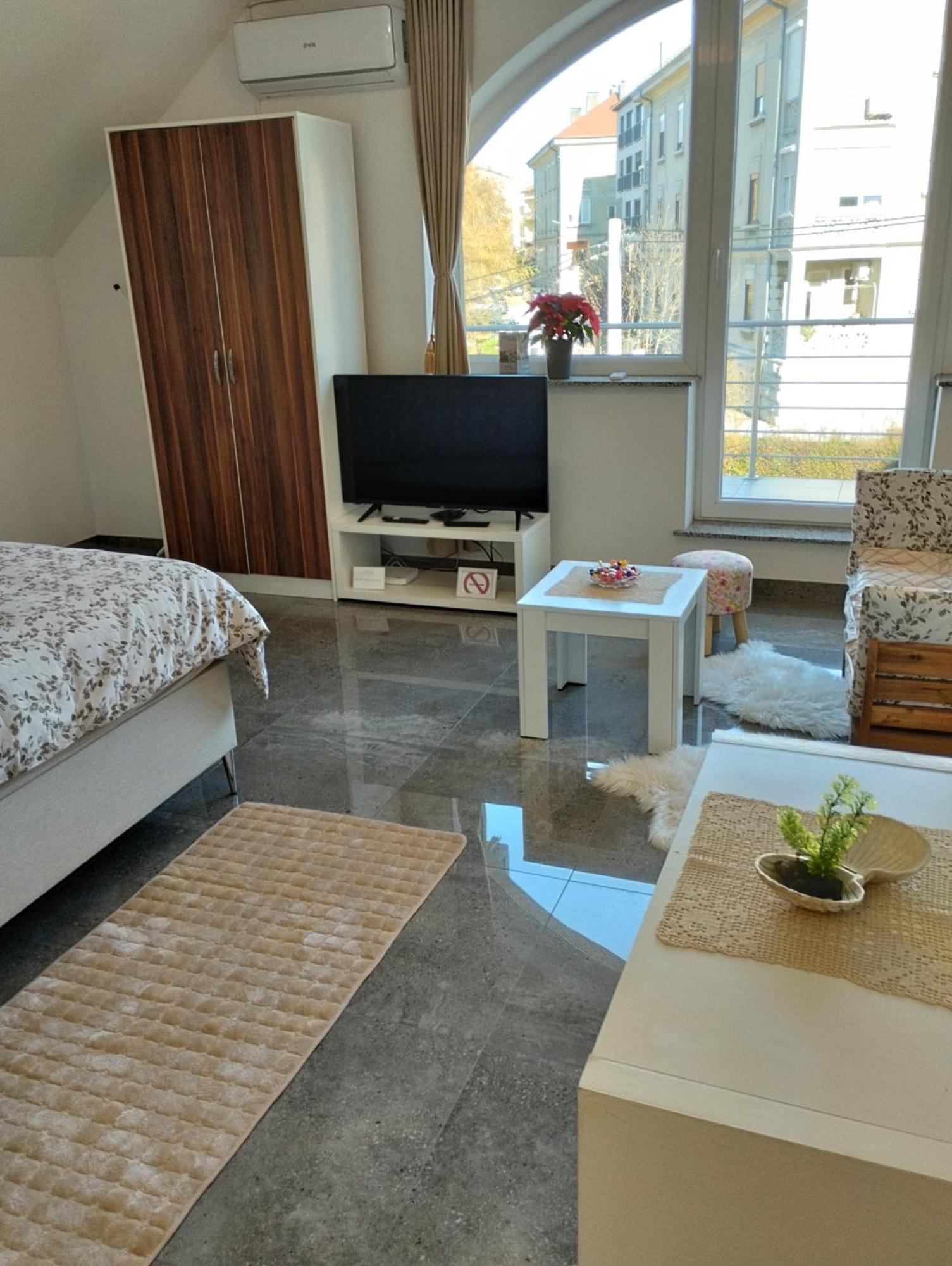 Apartma Azurre Postojna Exteriör bild